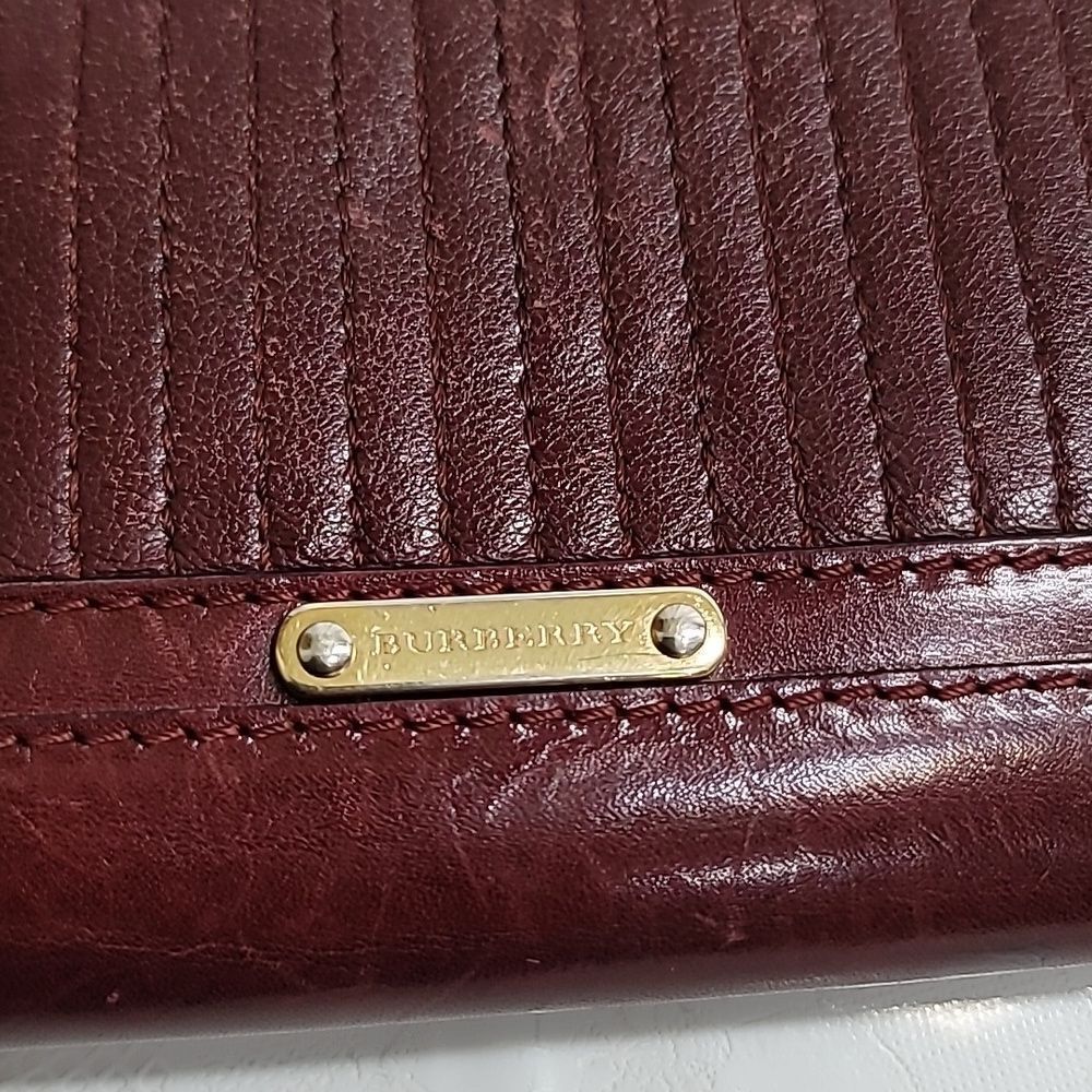 Burberry Quilted Leather Zip Around Wallet In Burgandy - Picture 3 of 12
